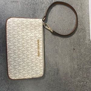 Michael Kors wristlet